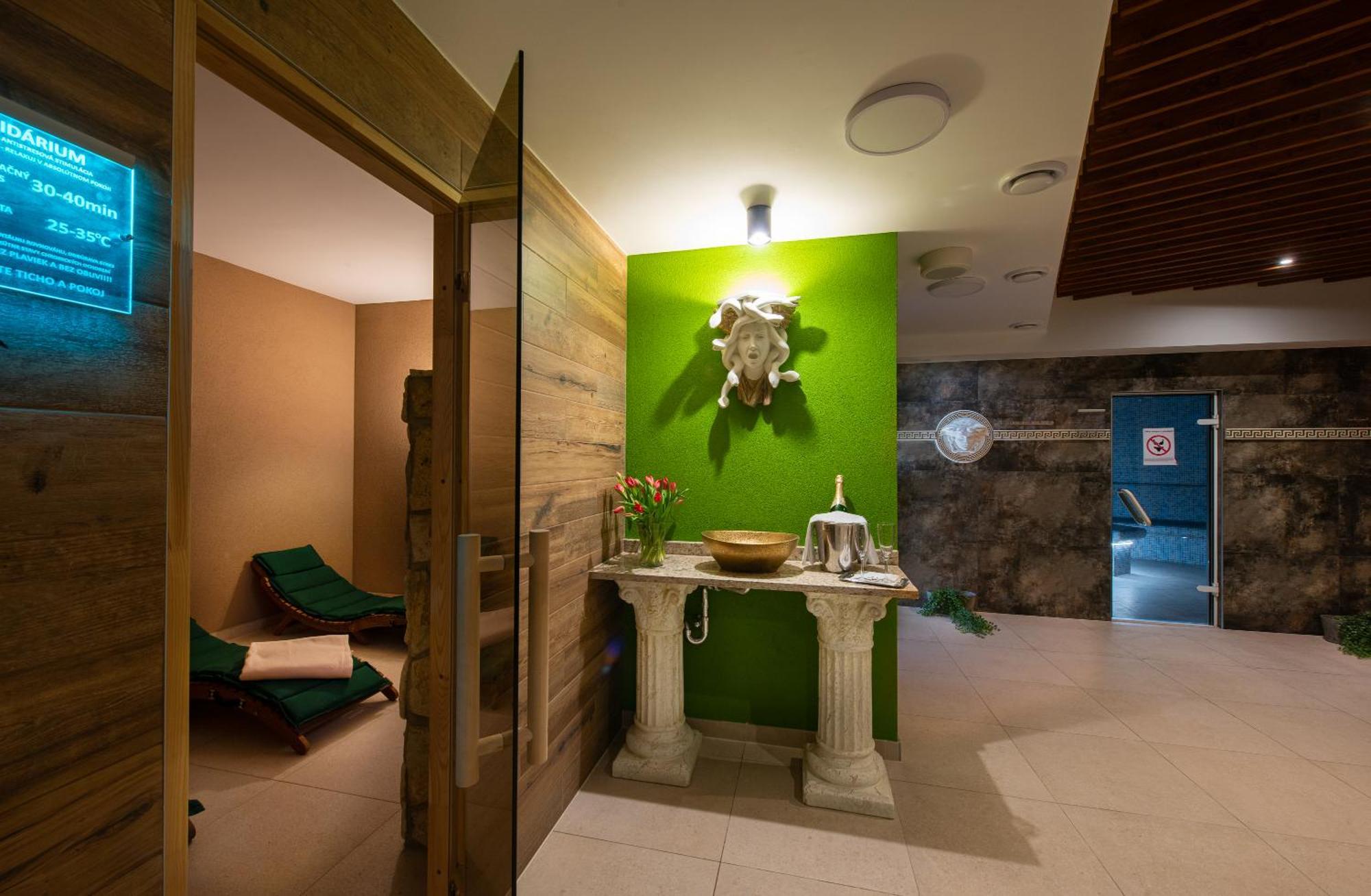 Tulipan Hotel 3*